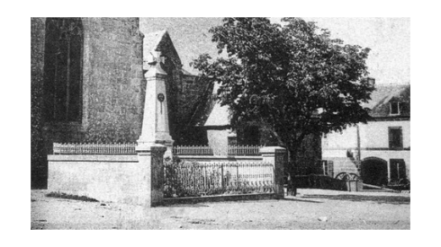 Monument aux morts situé autrefois près de l'église