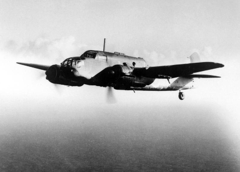 Un Royal Air Force Bristol Beaufort Mark I patrouille au-dessus de l'océan Atlantique