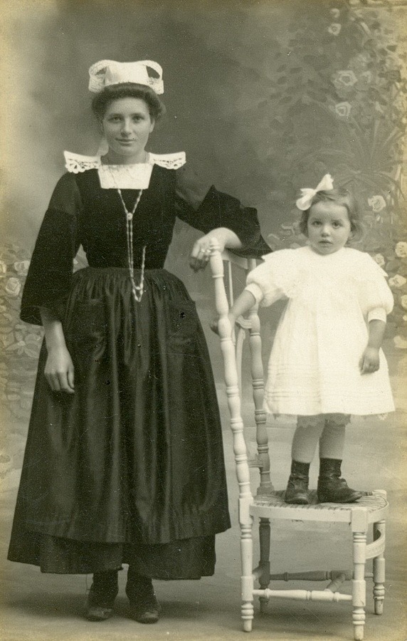 Coiffe de Trégunc vers 1920