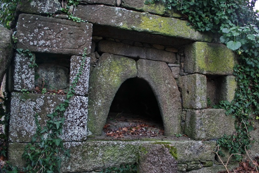 Le four de Tréhubert porte la date de 1841