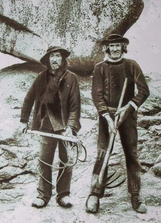 À la récolte du goémon dans les années 1930-1940 à Trévignon. Extrait de l'exposition de la maison du littoral
