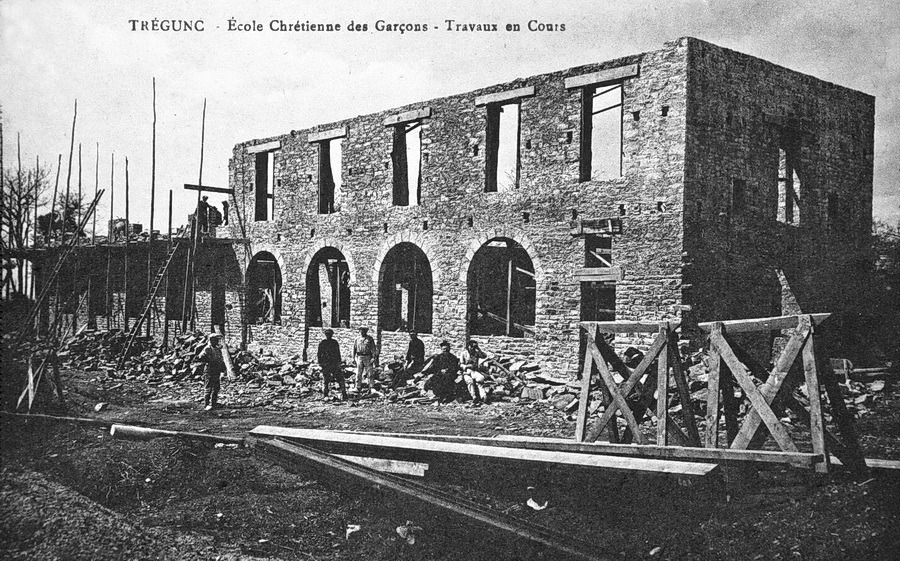 École chrétienne de garçons Saint-Marc en construction