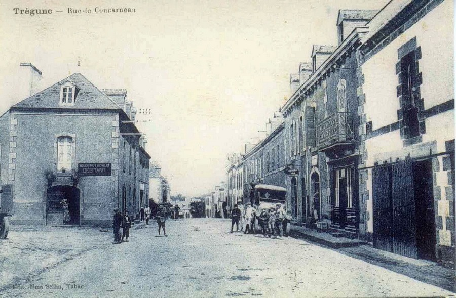 Trégunc - La rue de Concarneau