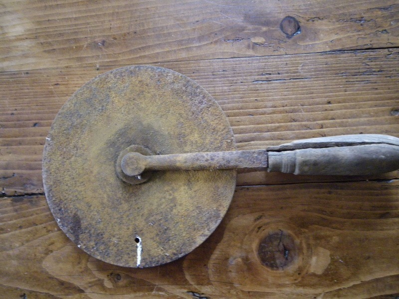 Un outil pour le cerclage de roue : la touline Ø diamètre 20 cm, circonférence 63 cm