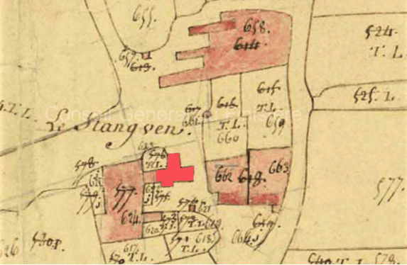Sur le cadastre de 1808, le manoir de Stangven est en rouge au centre du village (AD29)